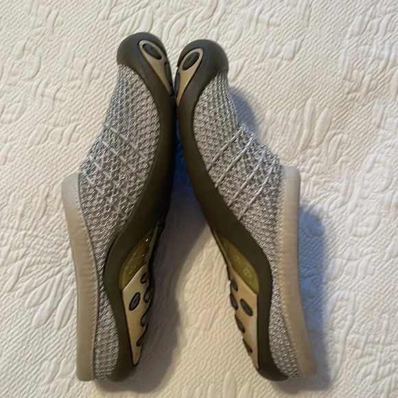 Women's MERRELL® KULA SLIDE Shoe Seagrass size 7.5 Mesh Slide Antimicrobial - Picture 5 of 7